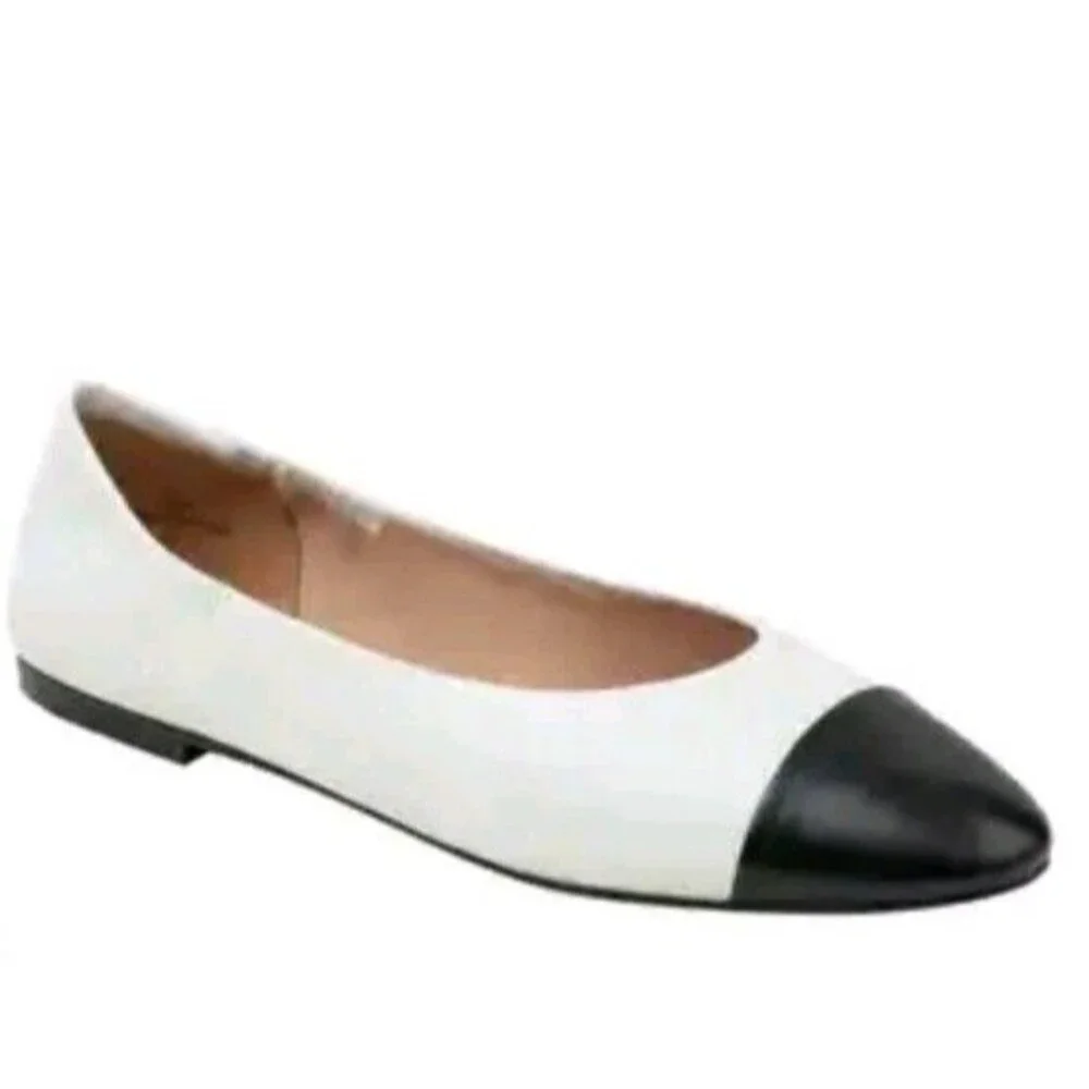 Sz 8 - Bandolino Womens Ballet Flat Patent Cap Toe White Black Leather Taprinz